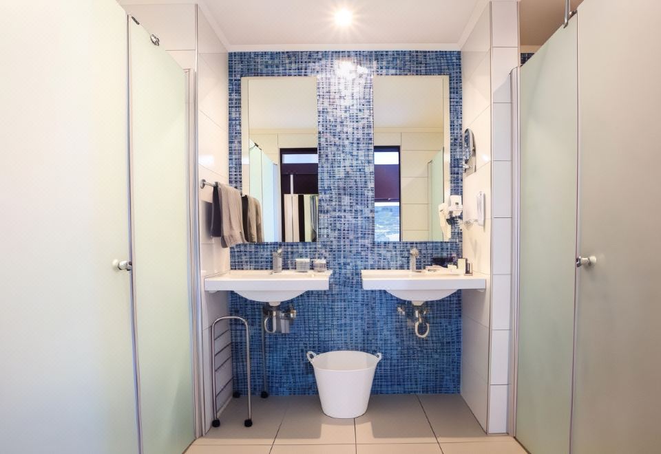 Corner Suite