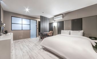 Changwon Myeongseodong Hotel Laon - Housity
