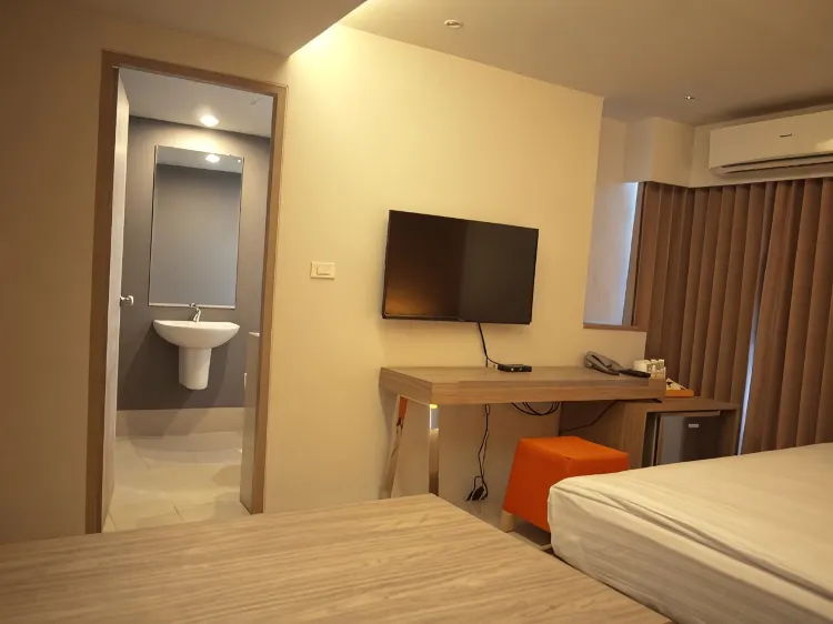 ห้องดีลักซ์ เตียงคู่ 2เตียงเเยก 