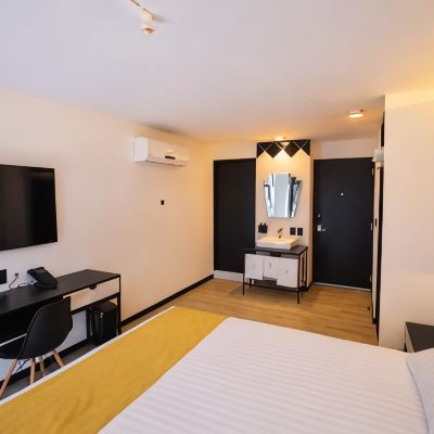 Queen Room with Balcony Hotel Tamara Promo Code