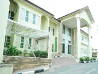 Richton Hotel and Suites โรงแรมใน