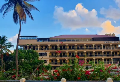 Myah's Luxury Suites Hotel Hotele w: 