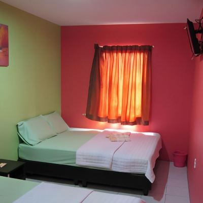 Bilik Berempat Standard Kupon Best Seven Motel