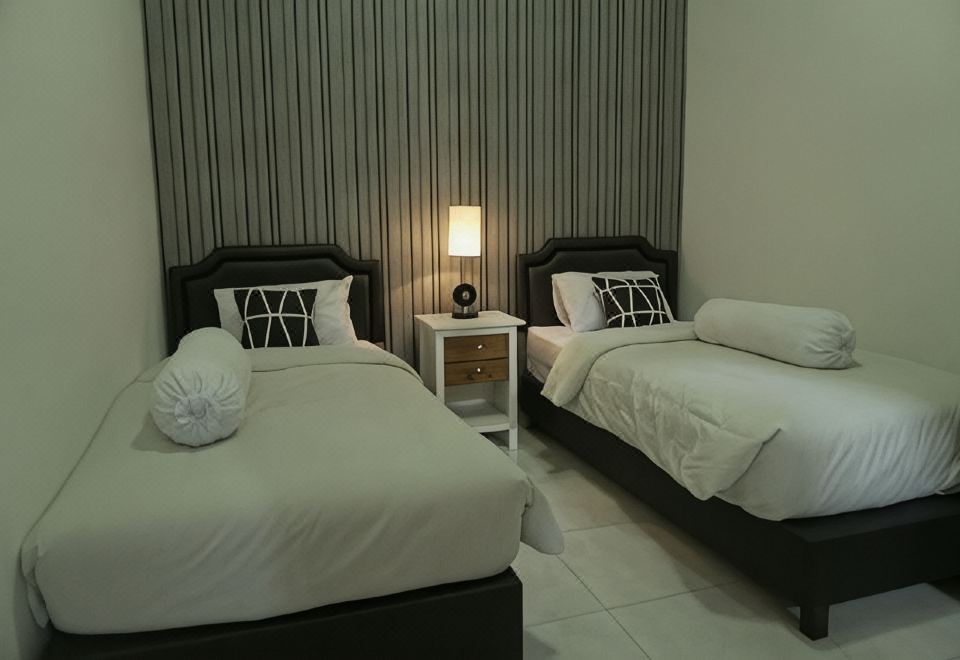 Standard Twin Room B