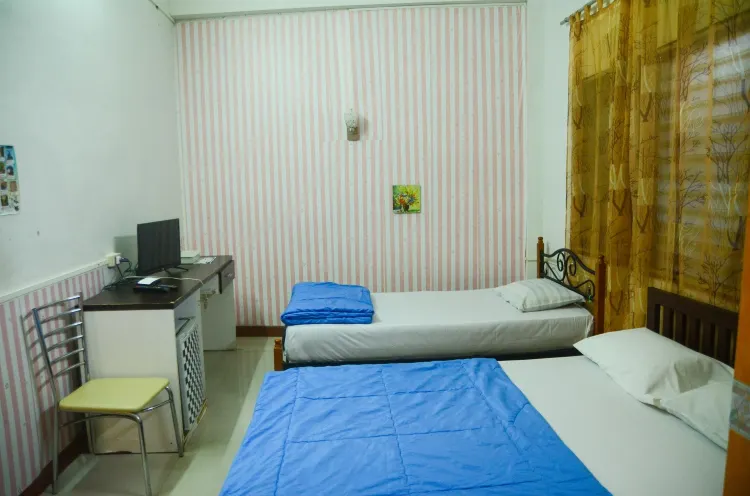 ห้องพักมาตรฐานสำหรับสามท่านพร้อมเครื่องปรับอากาศ