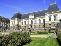 Aparthotel Adagio Access Rennes Centre Hotel a 