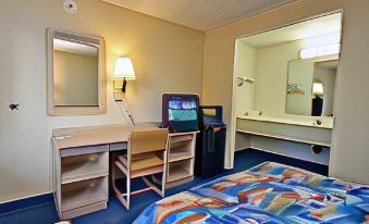 Motel 6 Riverside, CA - UCR East