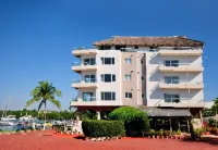 Hotel Boutique Marina Banderas Suites โรงแรมใน