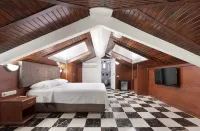 Castle Old Town Hotel  otelleri