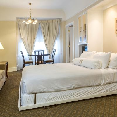 One-Bedroom Suite With Kitchen Beresford Arms Promo Code