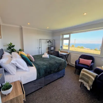 Luxury Sea View Retreat with Hot Tub – Sleeps 8