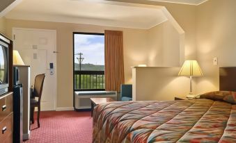 Super 8 by Wyndham Knoxville East