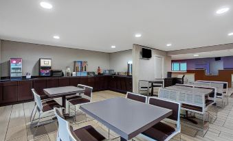 Microtel Inn & Suites by Wyndham Philadelphia Airport