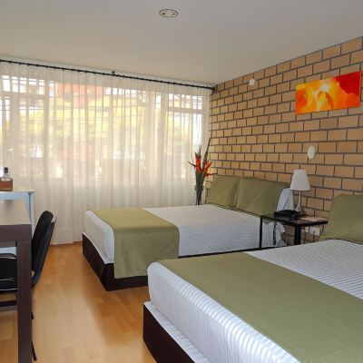 Twin Room Hotel Portal del Milán Promo Code