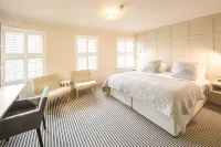 Les Douvres Hotel Hôtels à : 