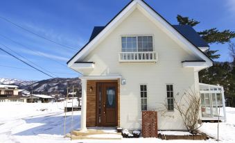 Hakuba Mountain Chalet - Housity
