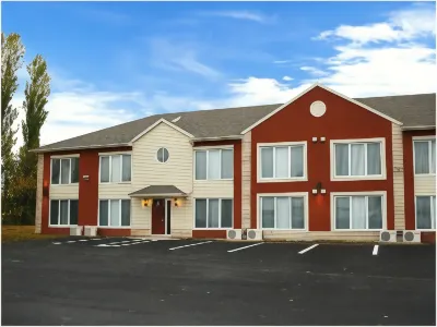 Travelodge by Wyndham Drummondville Hotels in 