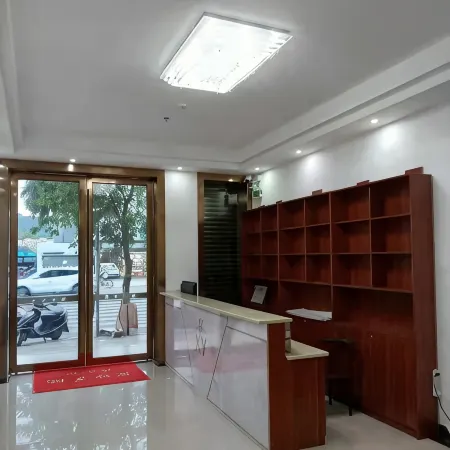 Luhe Xiangyue Apartment Отели в г. Лухэ