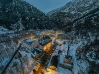 Hotel Continental Balneario de Panticosa Отели в г. 