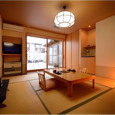 Japanese-Style Room with Open-Air Bath (Akebono-No-Sora Type/Tsuki-No-Uta Type)