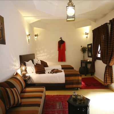 Senior Suite, 1 Double Bed with Sofa Bed, Courtyard View