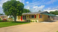 2 Bedroom 1,079 sf Cottage. Dock. Full Kitchen, WI-FI,HDTV, Parking & Pets ok.