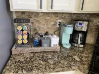 On HGTV Show House Hunters! Heated Pool! Family & Dog friendly, Prime location!