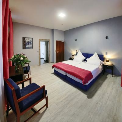Superior Double Room Hotel am Markt Promo Code