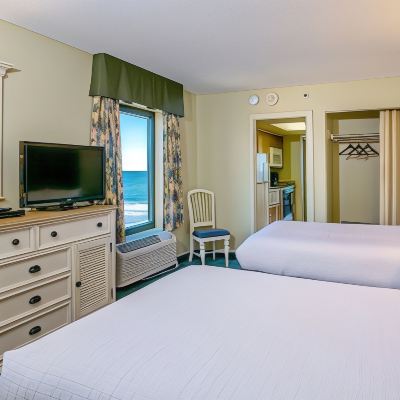 Pinnacle Oceanfront One Bedroom Queen Suite