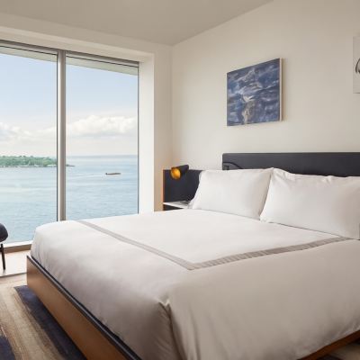 Deluxe King Room with Water View Thompson Seattle Promo Code