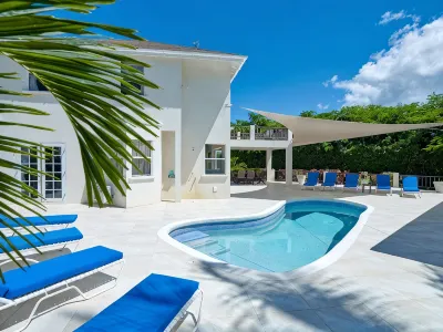 Luxury 6 Bed Villa With Pool, Mullins Bay Hôtels à : 