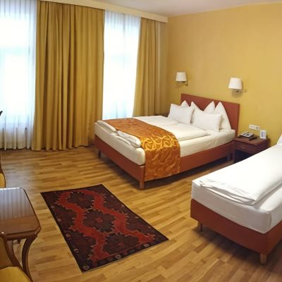 Standard Triple Room Hotel Domizil Promo Code