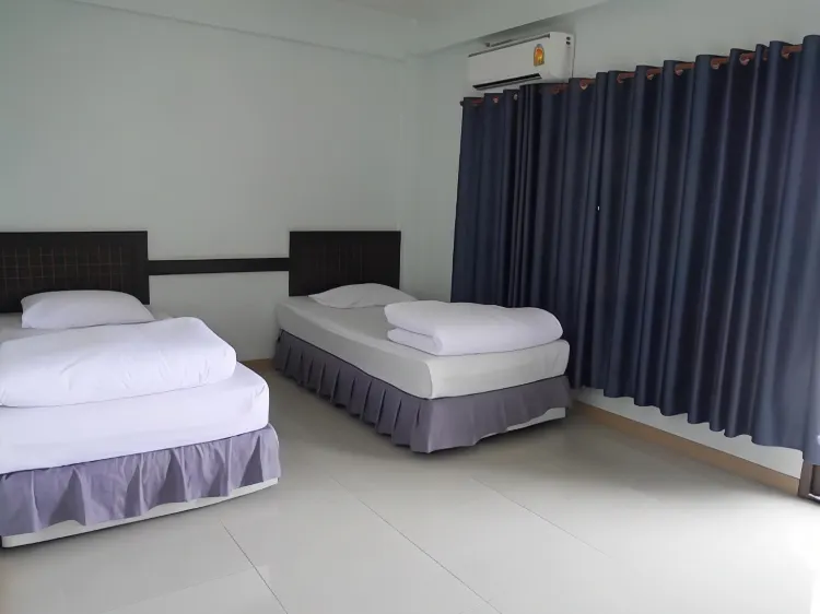 ห้องเตียงแฝดพร้อมพัดลม