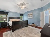 Large Belton Home near Expo Ctr ベルトンのホテル