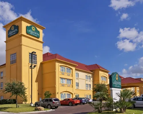 La Quinta Inn & Suites by Wyndham Laredo Airport Hotels in Laredo