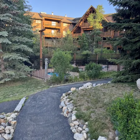 Keystone Ski area, Epic mountains views, Ground floor condo, short walk to lift