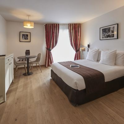 Double Bed Room Cerise Chatou Promo Code