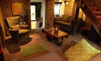 The Lodge Rooms - Housity