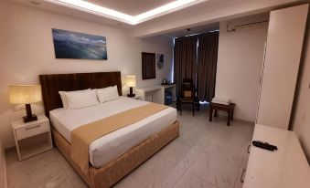 Lavinia Bay Beach Hotel - Housity