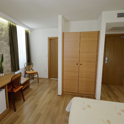 Superior Double or Twin Room, 1 Double Bed, Private Bathroom, Corner