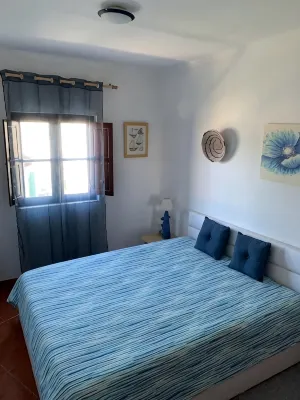 Almograve House Hotele w: 