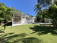 Coco-mango Apt. B, Studio Cosy, vue mer à 250 m de la Plage de la Perle  호텔