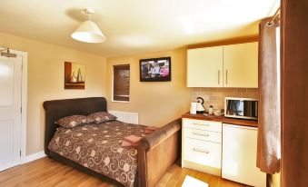Central Studios Gloucester Road by Roomsbooked