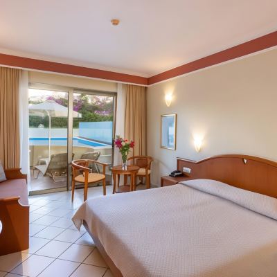 Double or Twin Superior Double Room with Private Pool