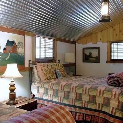 Family Cabin, Multiple Beds