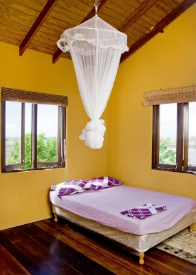 The treehouse cabin Hotels in 