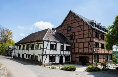 Hôtel Grand-Champ Hotels in 
