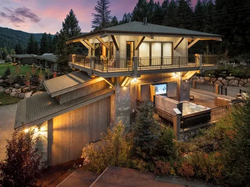 Mtnlux Fire Tower Big Sky Near Ynp Border with Hot Tub, Sauna Fitness/Game Room.