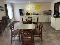 Days Inn & Suites by Wyndham Eunice Hotels in Eunice