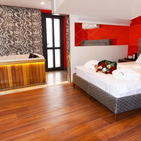 Renk Otel Karşıyaka